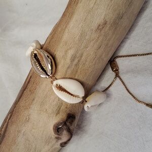 Logan Tay Shell Yeah Adjustable Cowrie Shell Bracelet
